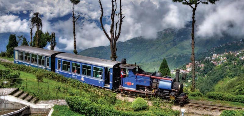 Bagdogra Airport / NJP Railway Station – Darjeeling Tour