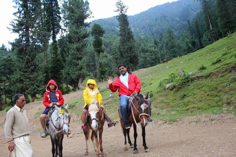 Kashmir Autumn Carnival Tour
