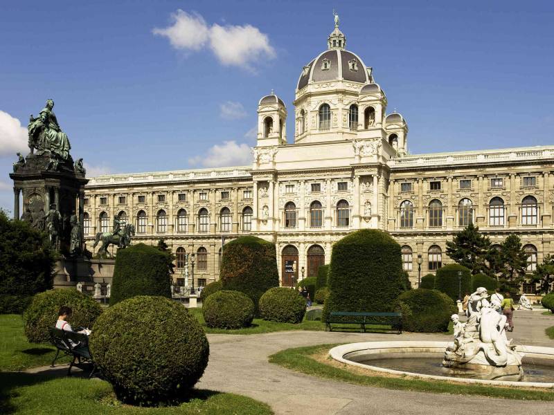 Prague – Vienna – Budapest Van Tour