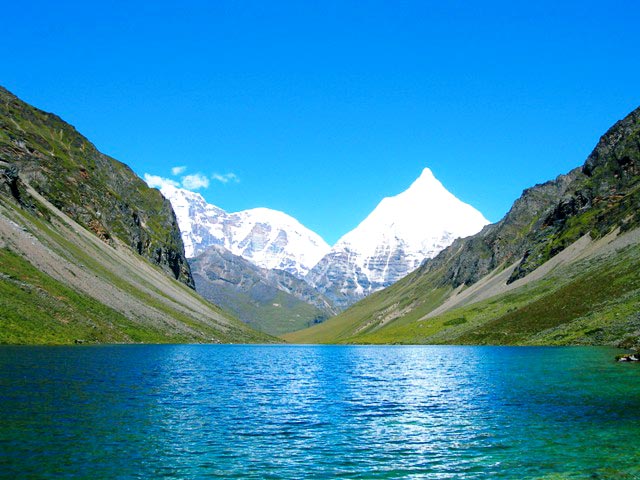 Jomolhari Loop Trekking Tour