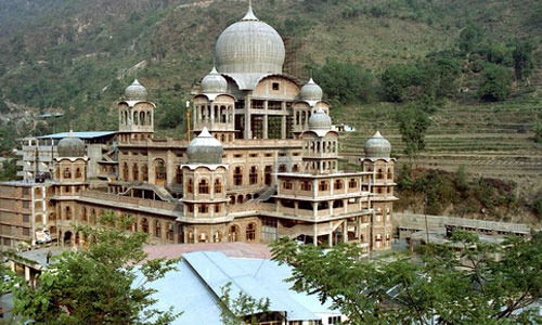 Best Budget Tour Package Of Unexplored Rajgarh Valley Himachal With Friends