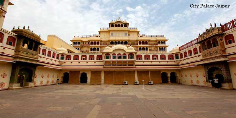 Golden Triangle Tour With Desert & Lakes Of Rajasthan