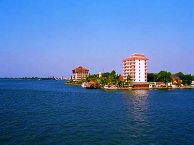 Amazing Mini Kerala Tour Of Cochin Munnar And Thekkady