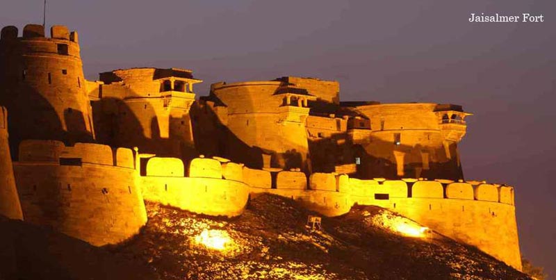 Group Tour of Golden Triangle with Desert & Lakes