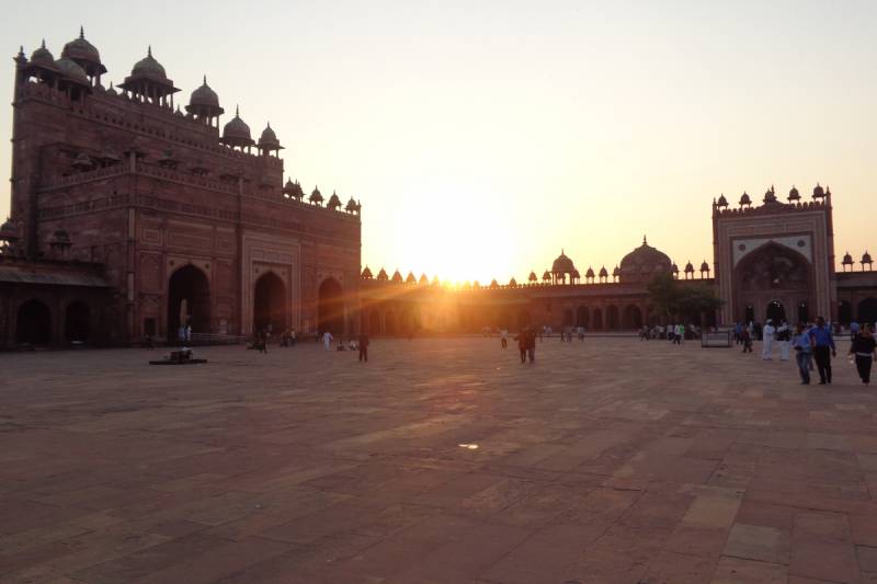 JAIPUR-FATEHPUR SIKRI-AGRA-MATHURA TOUR