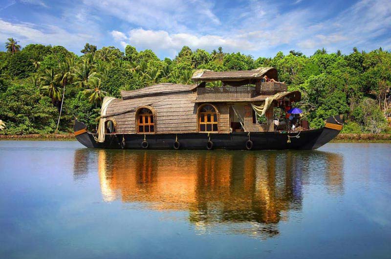 Trivendrum  Kovalam, Alleppey Thekkady, Munnar And Cochin, 3 Star Package For 9 Days