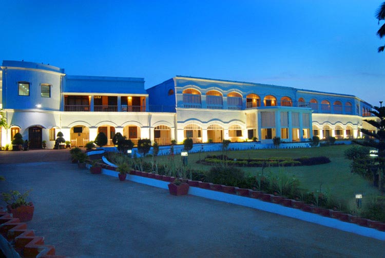3 Nights 4 Days Chanakya BNR Hotel, Puri Package