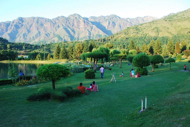 11 Night 12 Days Kashmir-Srinagar-Laddakh Package