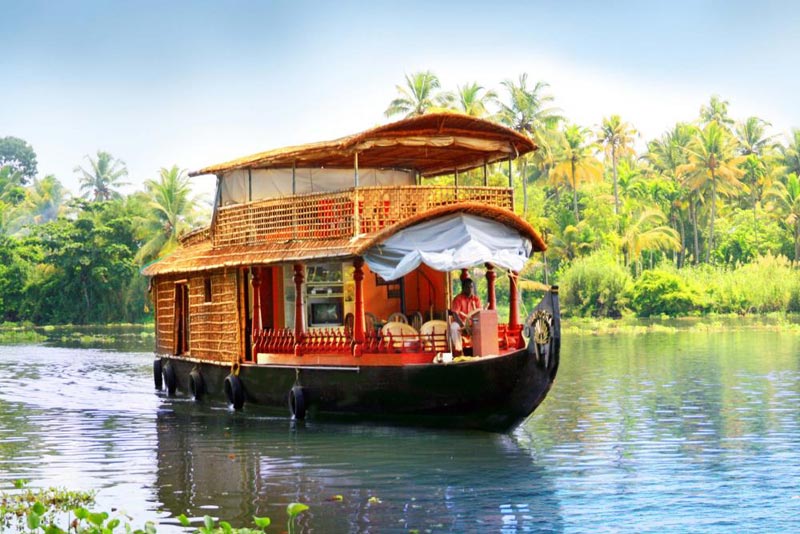 5 N 6 D Honeymoon Package (Munnar - Thekkady - Alleppey Houseboat - Cherai Beach) Tour