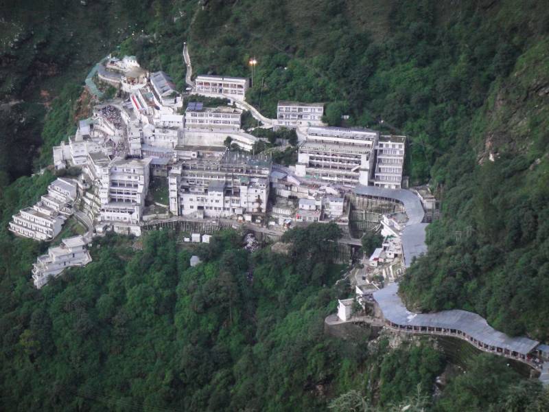 Scenic Kashmir With Vaishno Devi Darshan Package