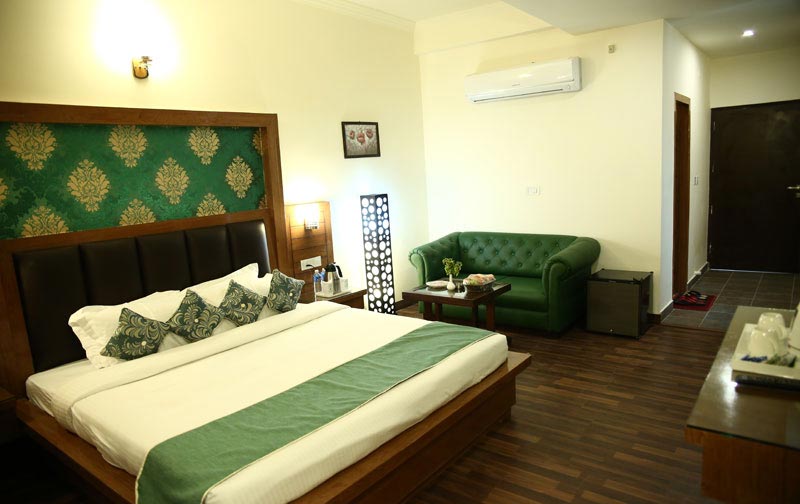 Vaishnodevi Patnitop Tour Package