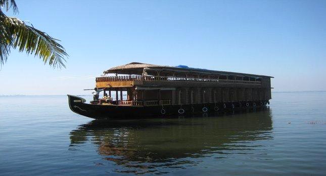 Munnar And Alleppey Package - 4 Days Tour