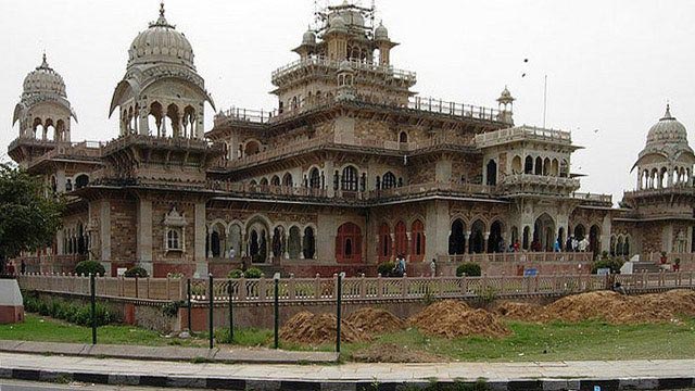 Taj, Temple & Ganges Tour