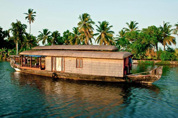 Luxury Cruise In Kerala – God’s Own Country Tour