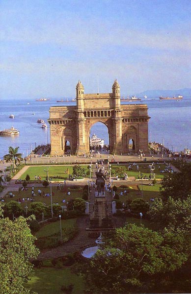 Sun Sand & Cave Temples Tour