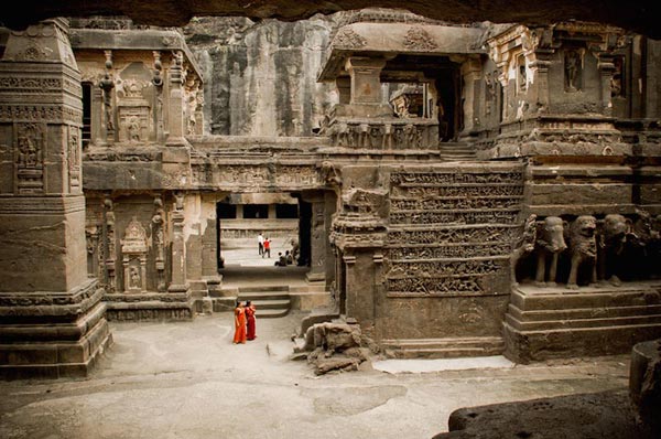 Sun Sand & Cave Temples Tour