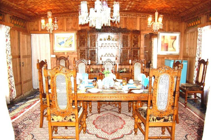 Honeymoon 4 Nights / 5 Days Kashmir Package