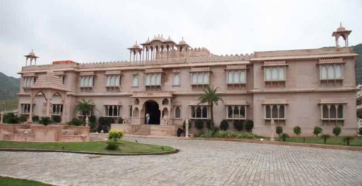 Amazing Weekend With Hotel Bhanwar Singh Palace Tour