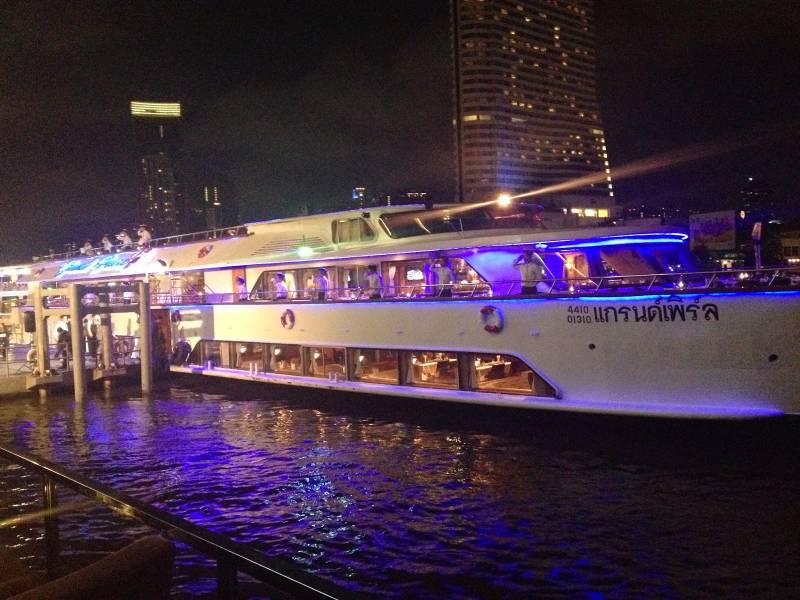 Dinner Boat Cruise Tour Image