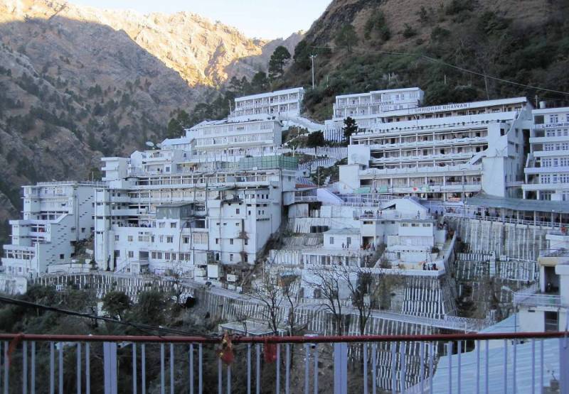 Jammu - Katra Vaishnodevi - Shivkhodi - Amritsar Local Tour