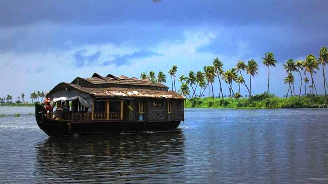 Alleppey House Boat Tour