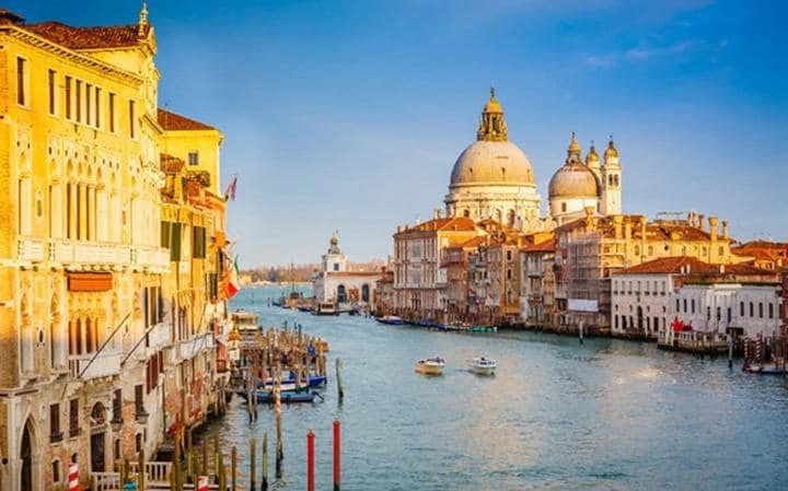 France and Italy tour package with Plan Journeys