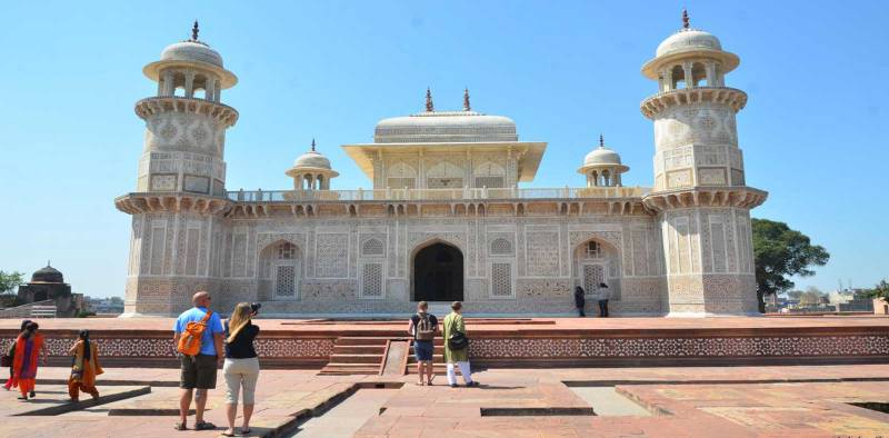 Tour Operator for Agra