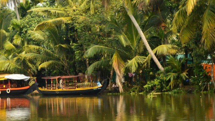 Cochin - Munnar - Thekkady - Houseboat - Alleppey - Kovalm-trivandrum Tour