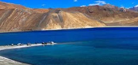 Ladakh Lakes, Wildlife And Passes Tour