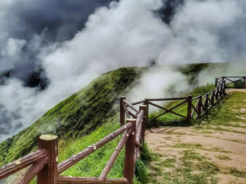 4 Day 3 Nights Meghalaya Package