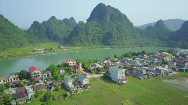 10- Day Tour Across Vietnam By Air-conditioned Trains