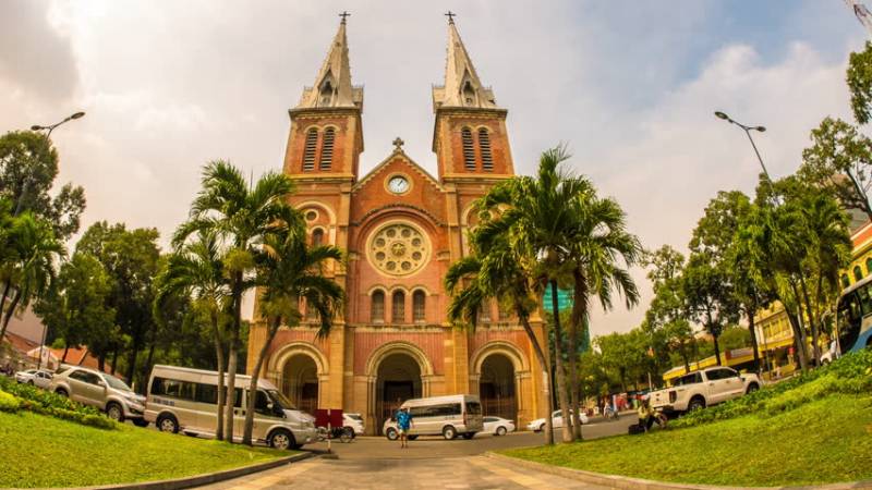 10- Day Tour Across Vietnam By Air-conditioned Trains