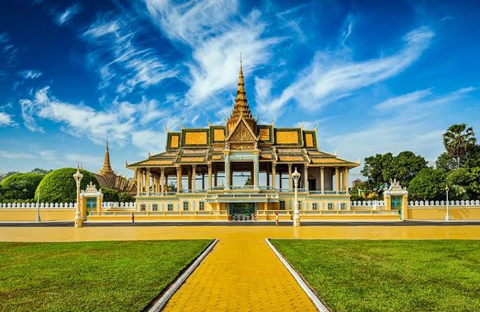 8- Day Tour Package Vietnam & Cambodia