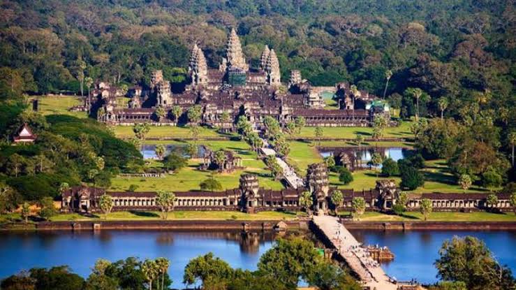 8- Day Tour Package Vietnam & Cambodia