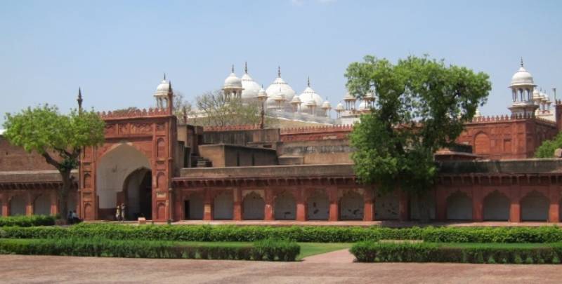 Taj Mahal Tour Package From Mumbai
