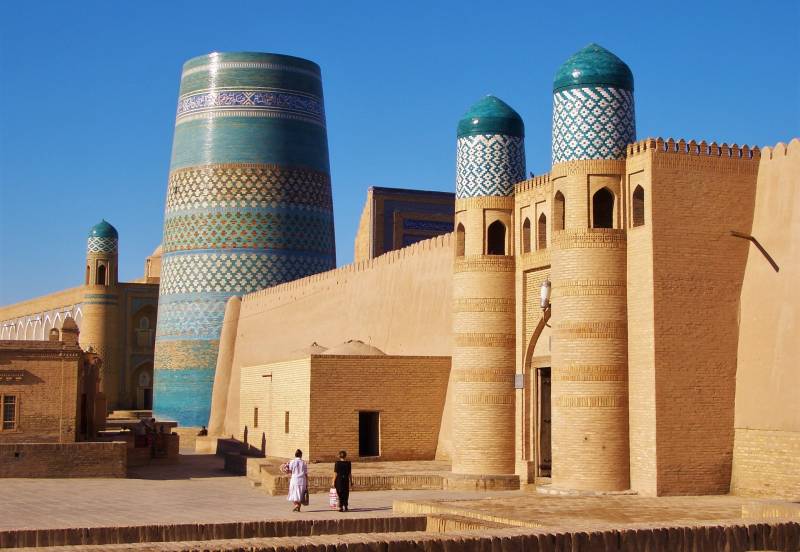 Uzbekistan Explorer Tour