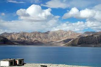 Ladakh Lakes, Wildlife And Passes Tour