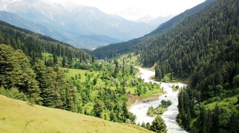 Kashmir 3 Star Package For 6 Days (Pay For Four Nights Get 5th Night Free With Breakfast & Dinner )