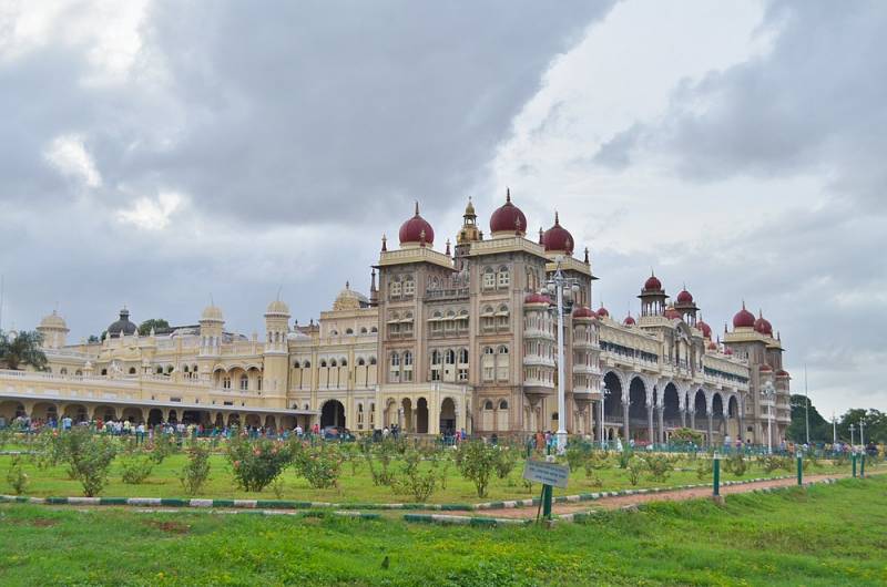 Mysore Sightseeing By Mini Bus