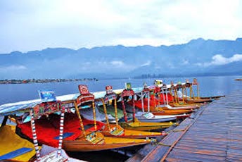 Kashmir Houseboat Tour Package