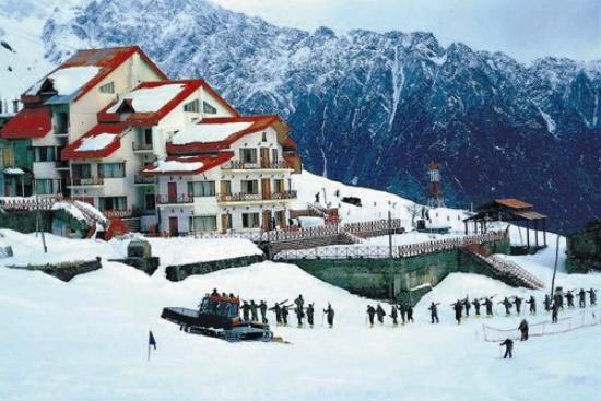 Auli Skiing 3 Nights - 4 Days Package Tour