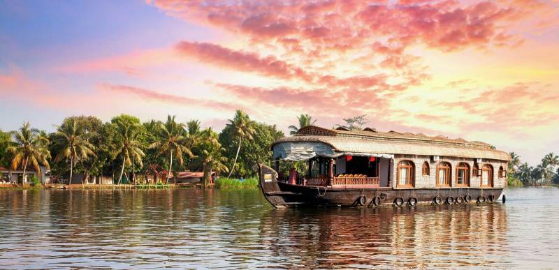 Kerala Delights with Varkala 6 Nights Tour