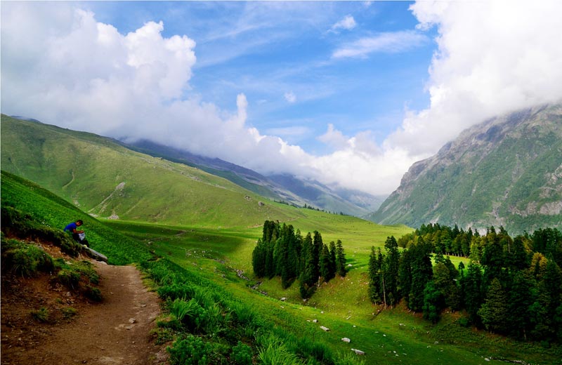 Buran Ghati Trek Tour