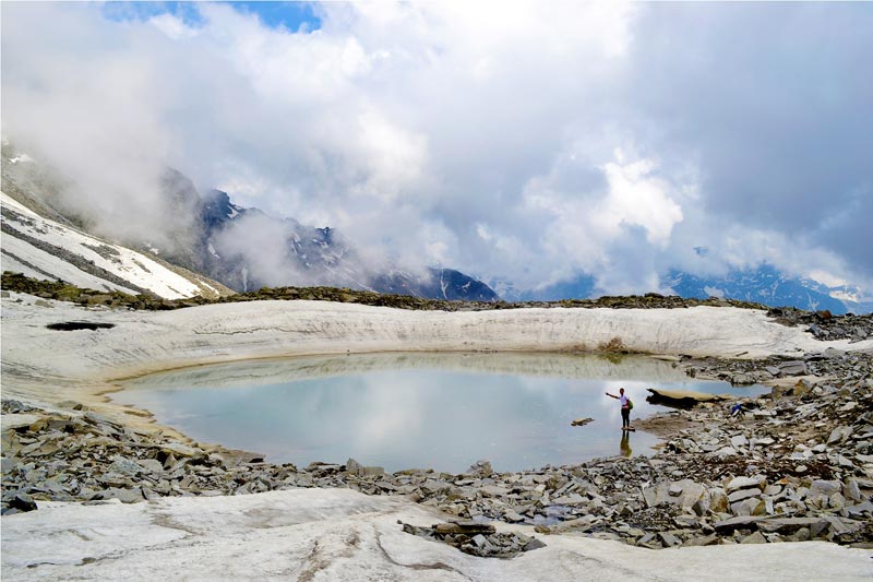 Buran Ghati Trek Tour