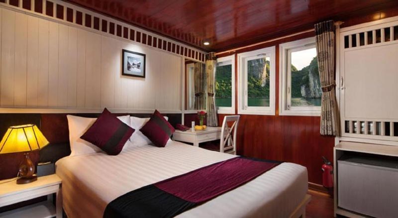 Halong Bay Overnight Junk Boat Cruise Tour