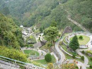 Kalimpong, Gangtok, Tshangu Lake, Baba Mandir, Lachung, Yumthang, Pelling, Darjeeling Tour