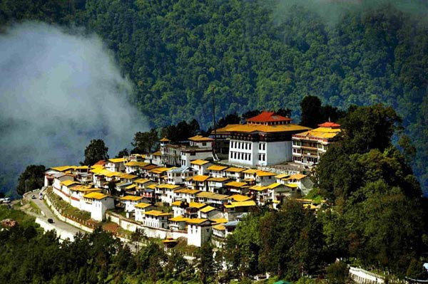 Shillong, Bhalukphung, Dirang, Tawang, Bomdila, Guwahati Tour