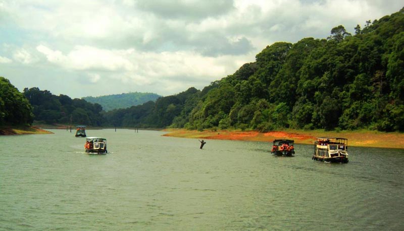 Munnar, Thekkady Alleppey Tour