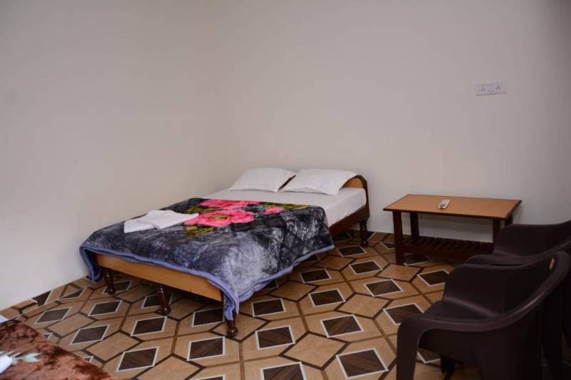 Mountain Cottage (1 Night Stay with Rafting 16 Kms) Trip