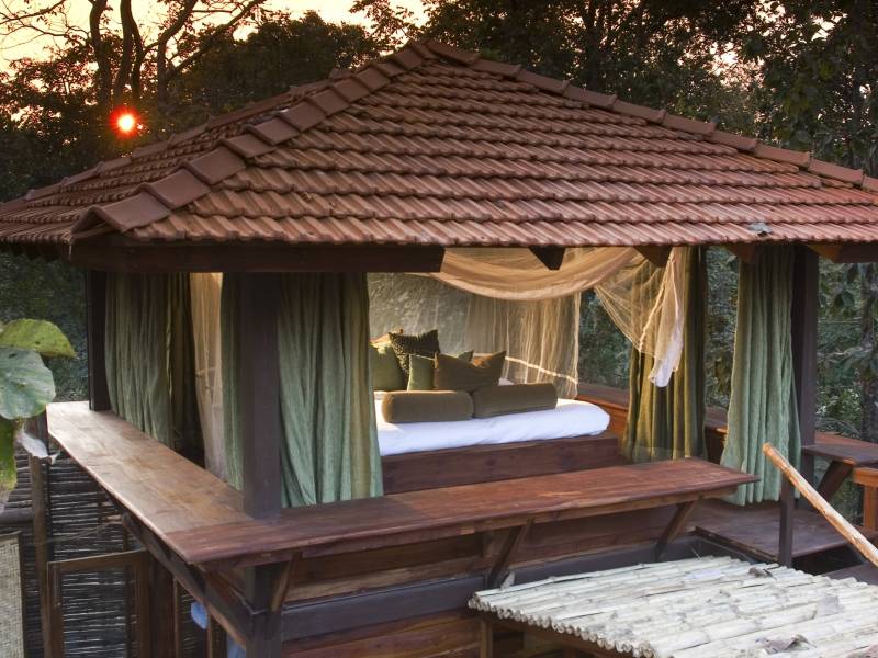 1 Night Package Machan Resort